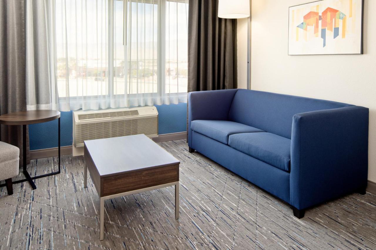 Express & - Millennium By Ihg 3*