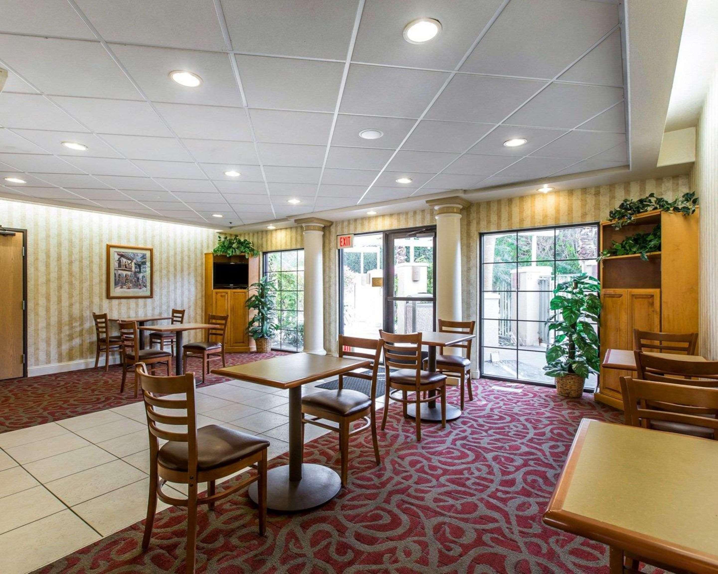 Hotel Comfort I-10 Palm Desert