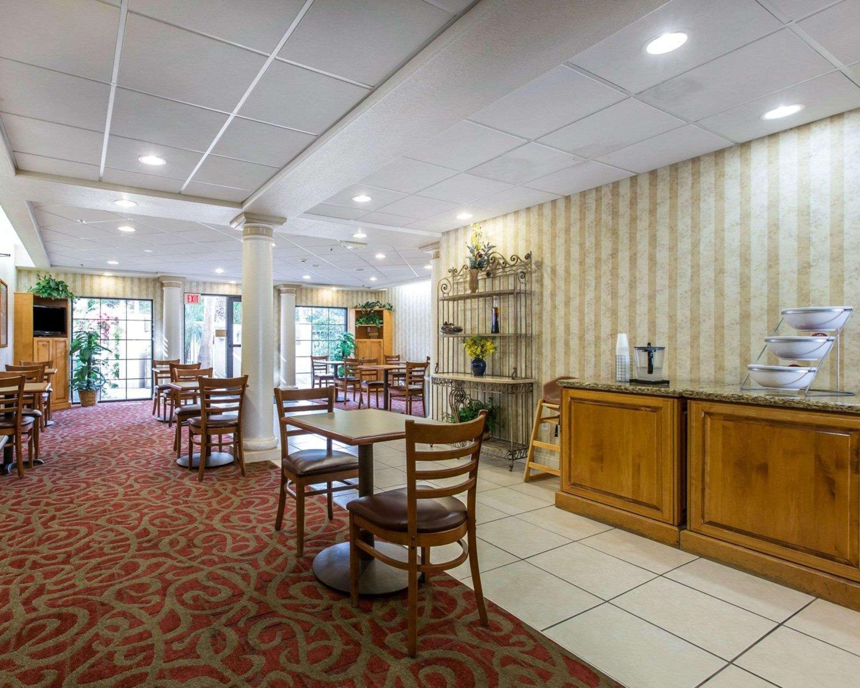 Comfort I-10 Hotel 3*