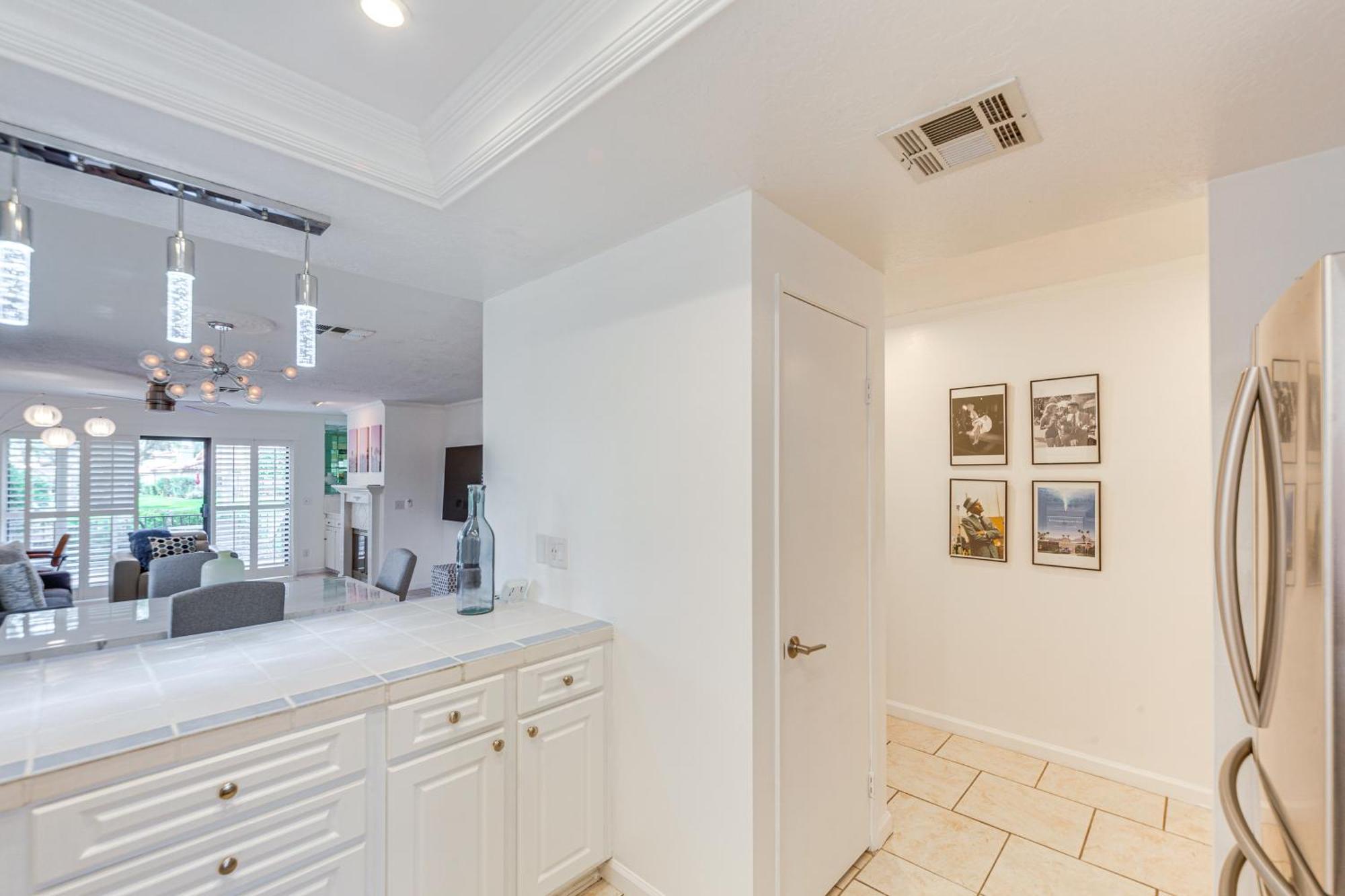 Apartment With Pool Access - Near Golfing!