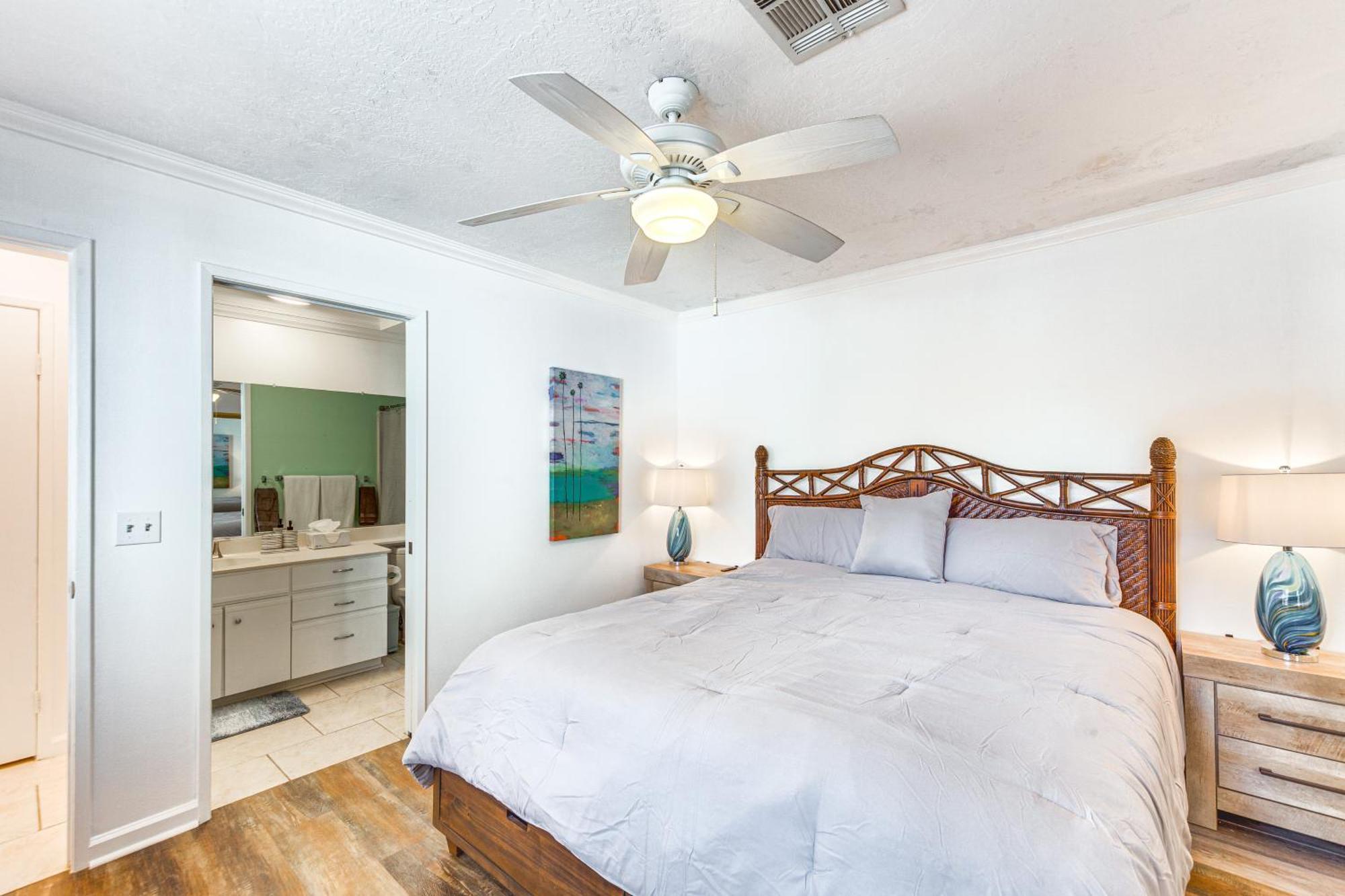 With Pool Access - Near Golfing! Apartment