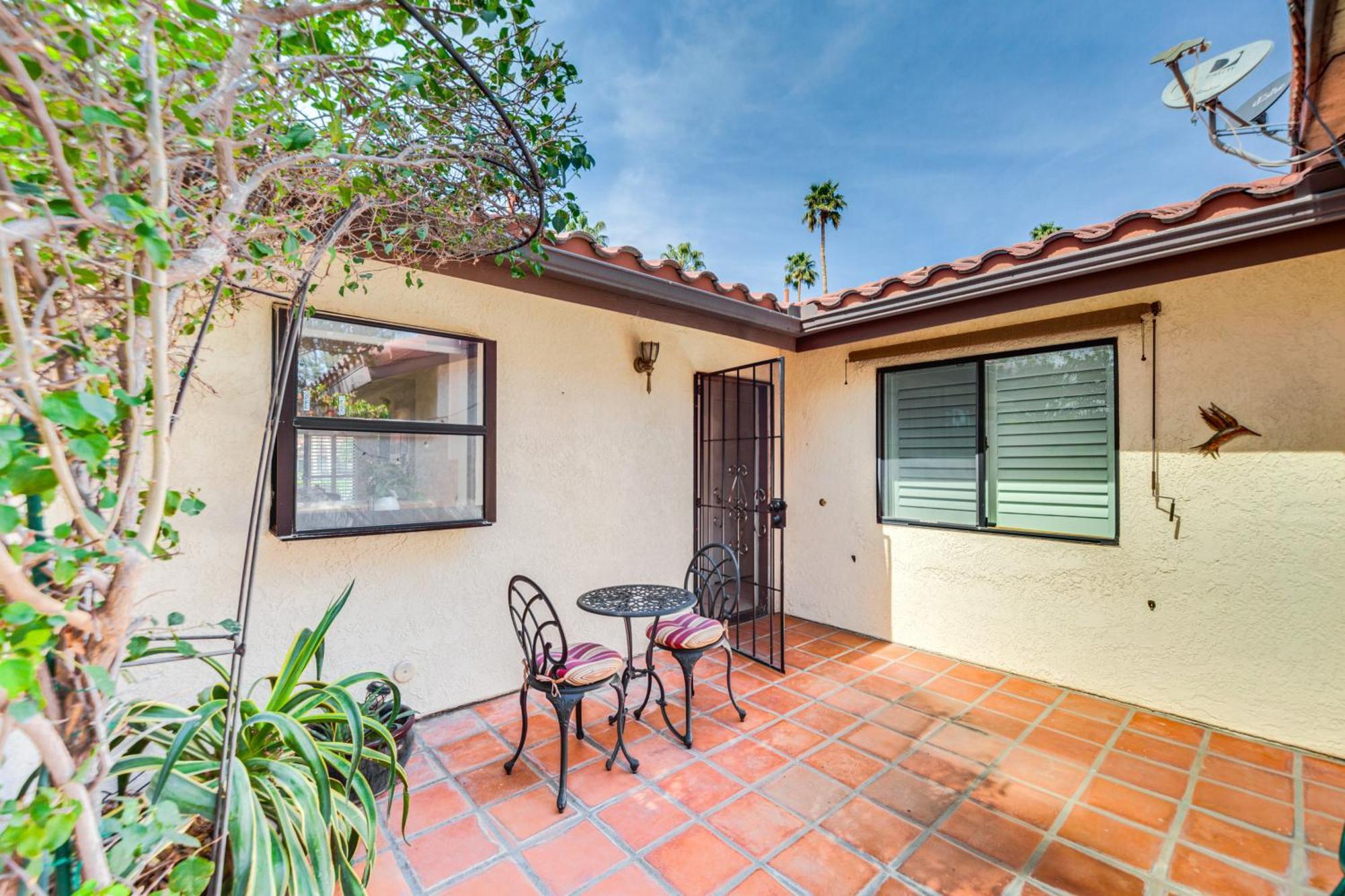 With Pool Access - Near Golfing! Palm Desert