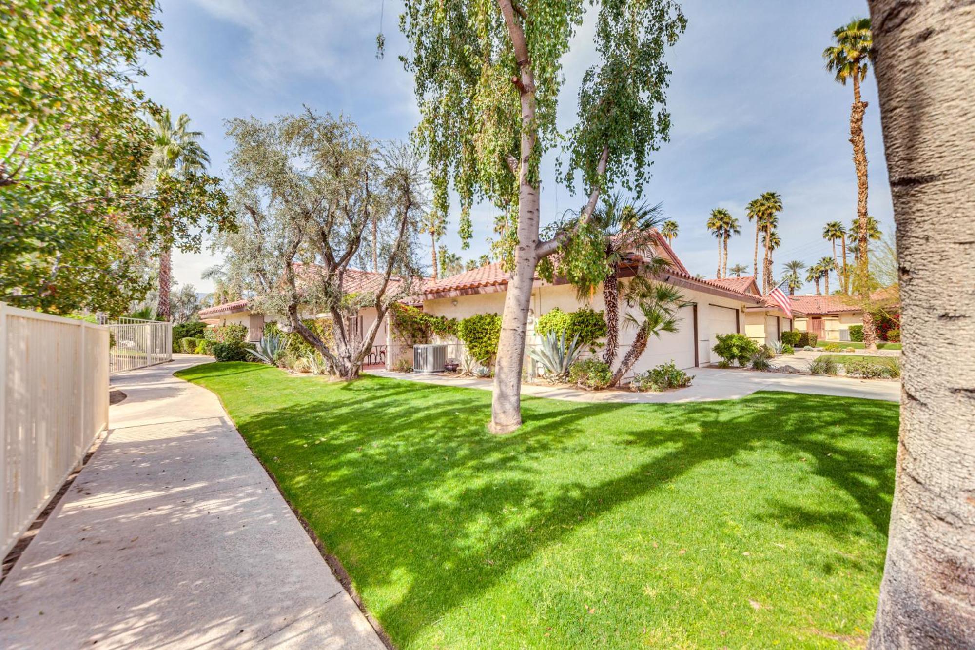 With Pool Access - Near Golfing! Palm Desert