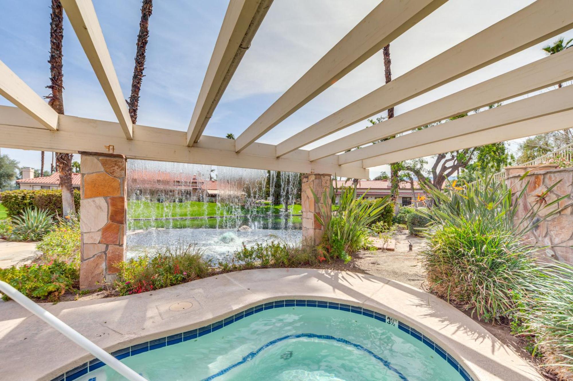 With Pool Access - Near Golfing! Apartment *