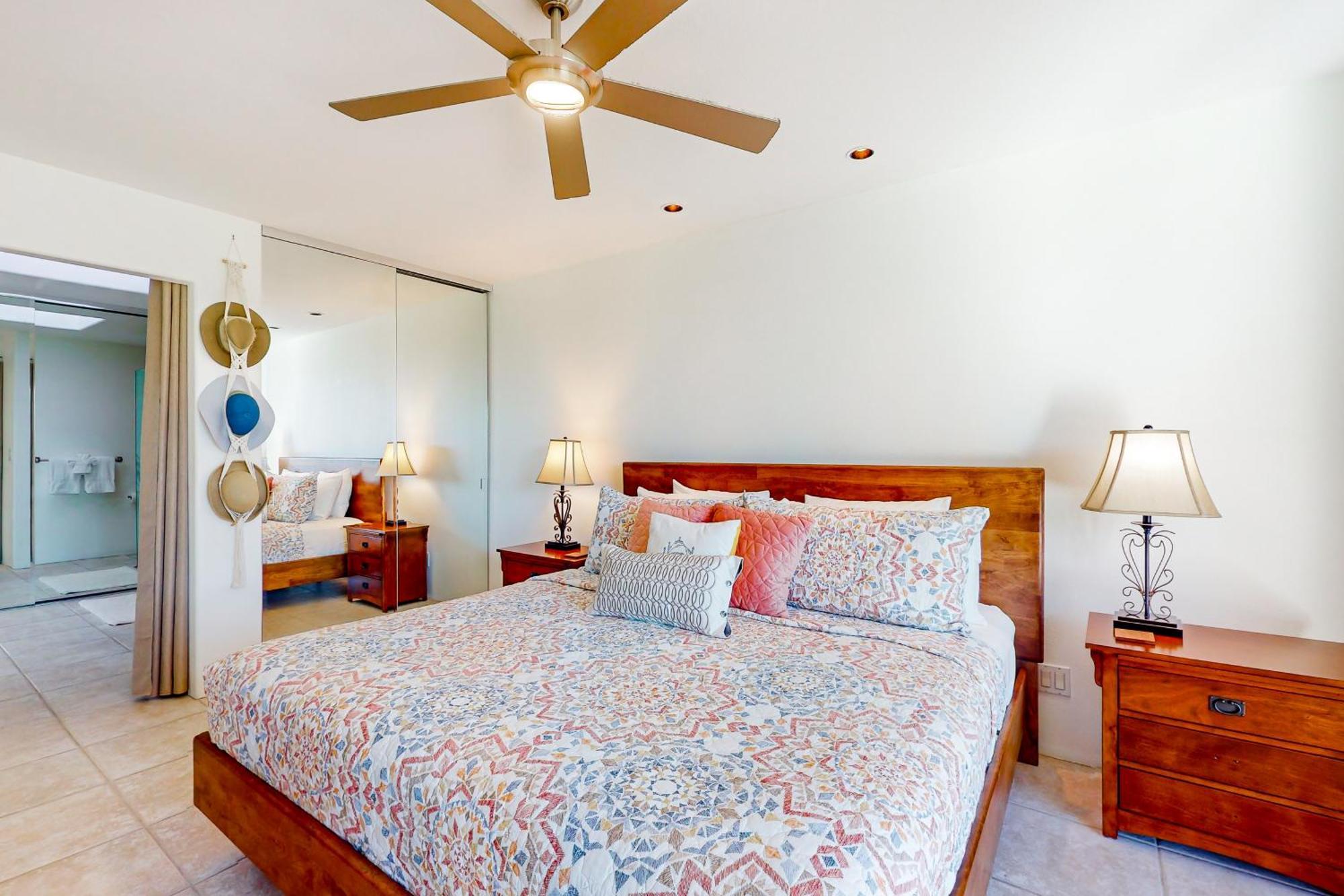 Desert Days At Monterey Apartment *