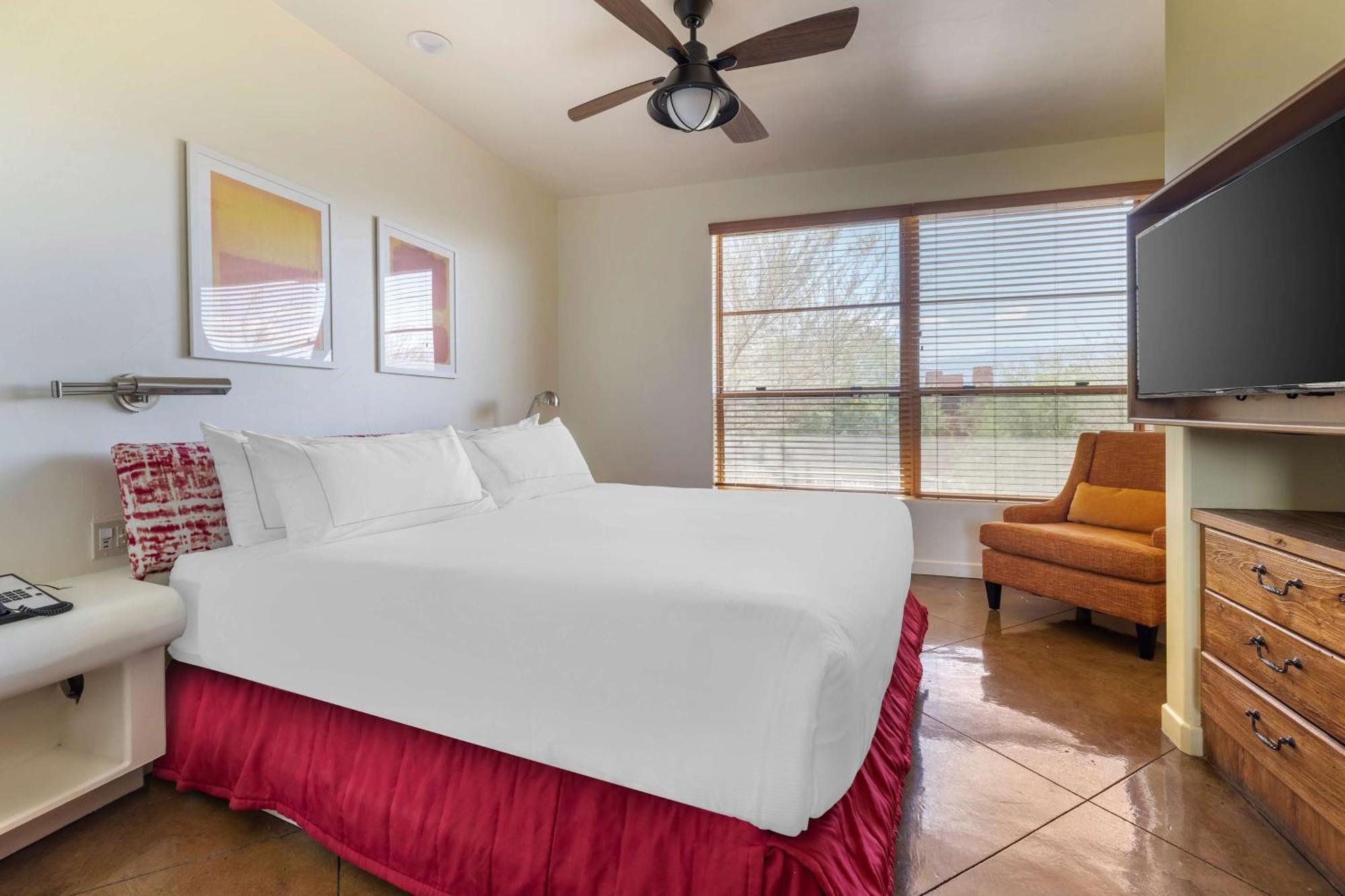 Hilton Grand Vacations Club Hotel Palm Desert