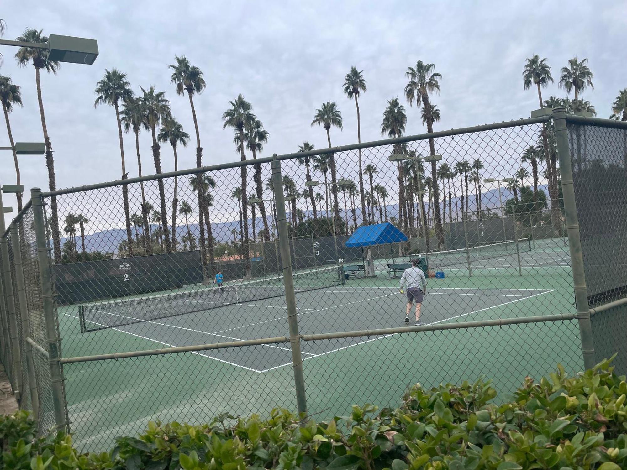 Holiday home Palm Valley Country Club, Pickleball, Tennis, Gym, Clubhouse, Swimming Pools, Lux, Spac 2 Bdrms Den 2 Ba *