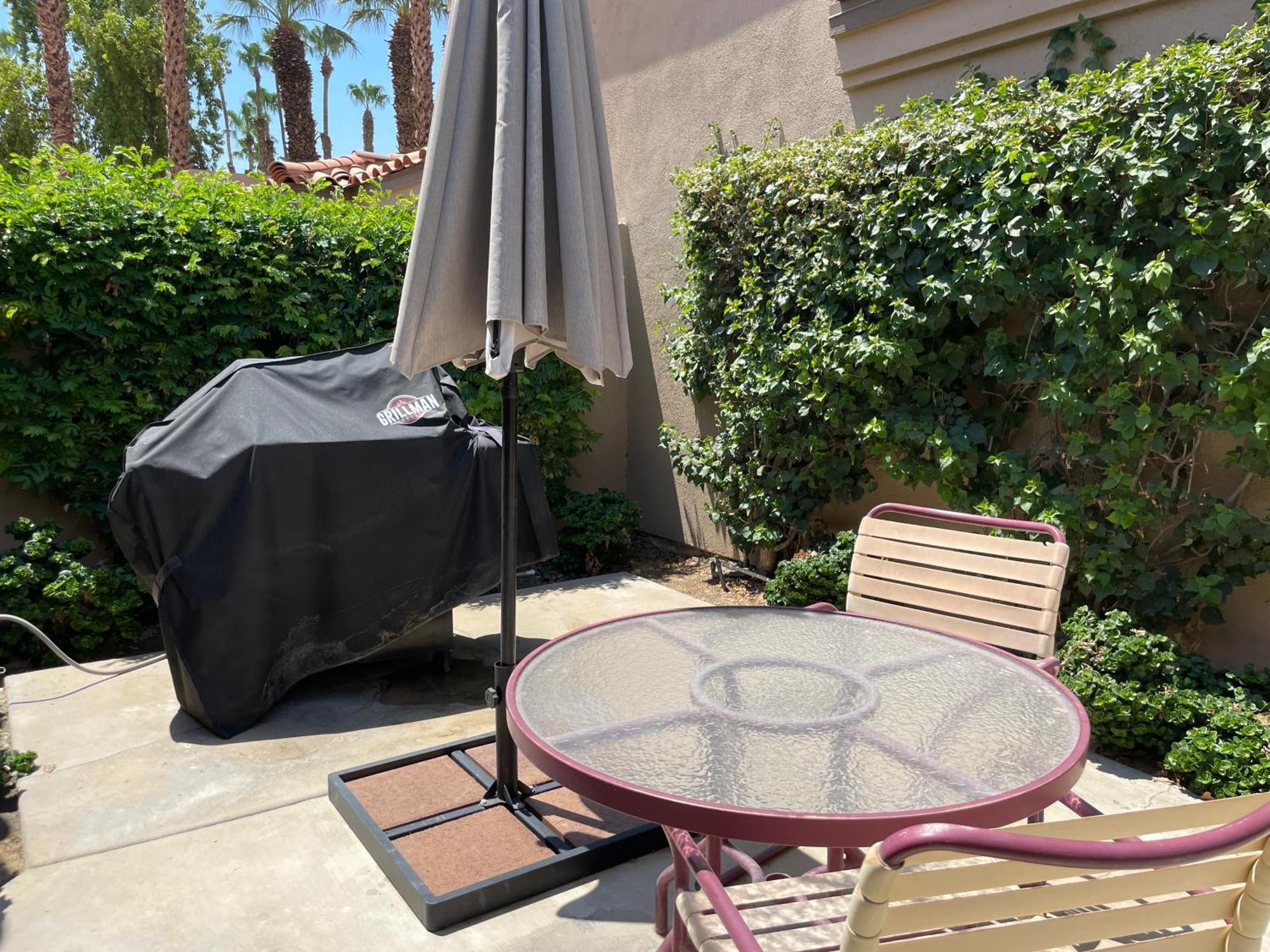Palm Valley Country Club, Pickleball, Tennis, Gym, Clubhouse, Swimming Pools, Lux, Spac 2 Bdrms Den 2 Ba Holiday home Palm Desert