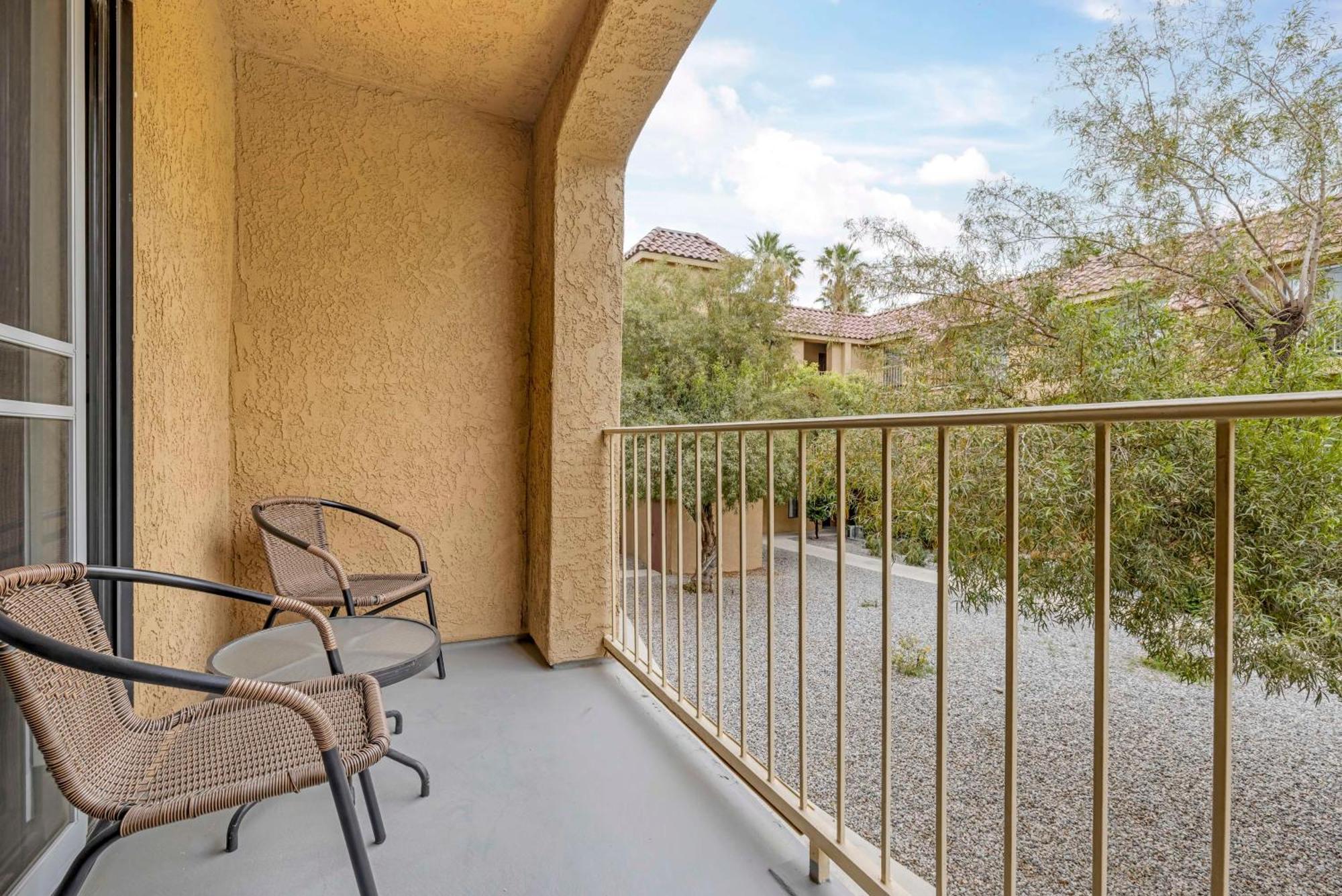 Western 3* Palm Desert