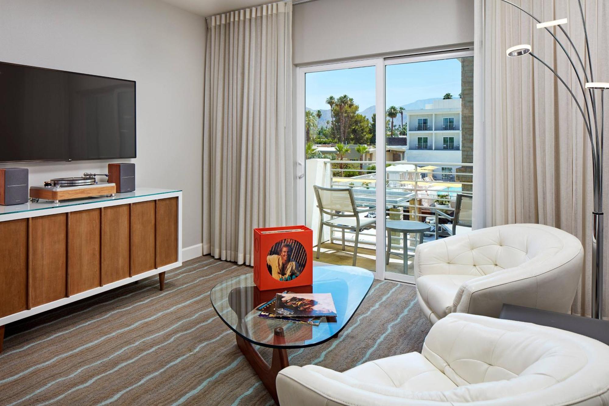 Paseo, Autograph Collection 4*