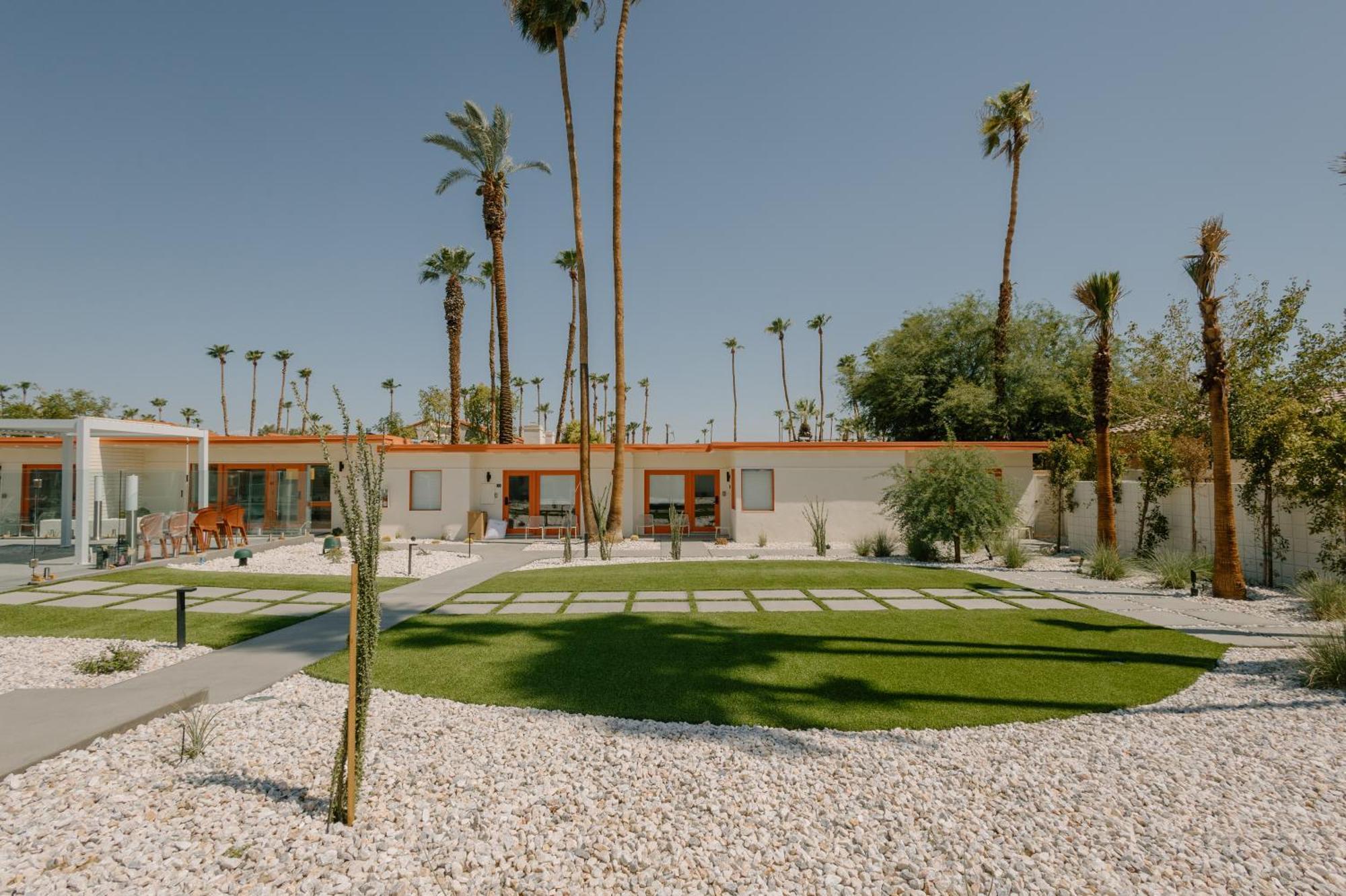 Mojave - Adults Only 2*