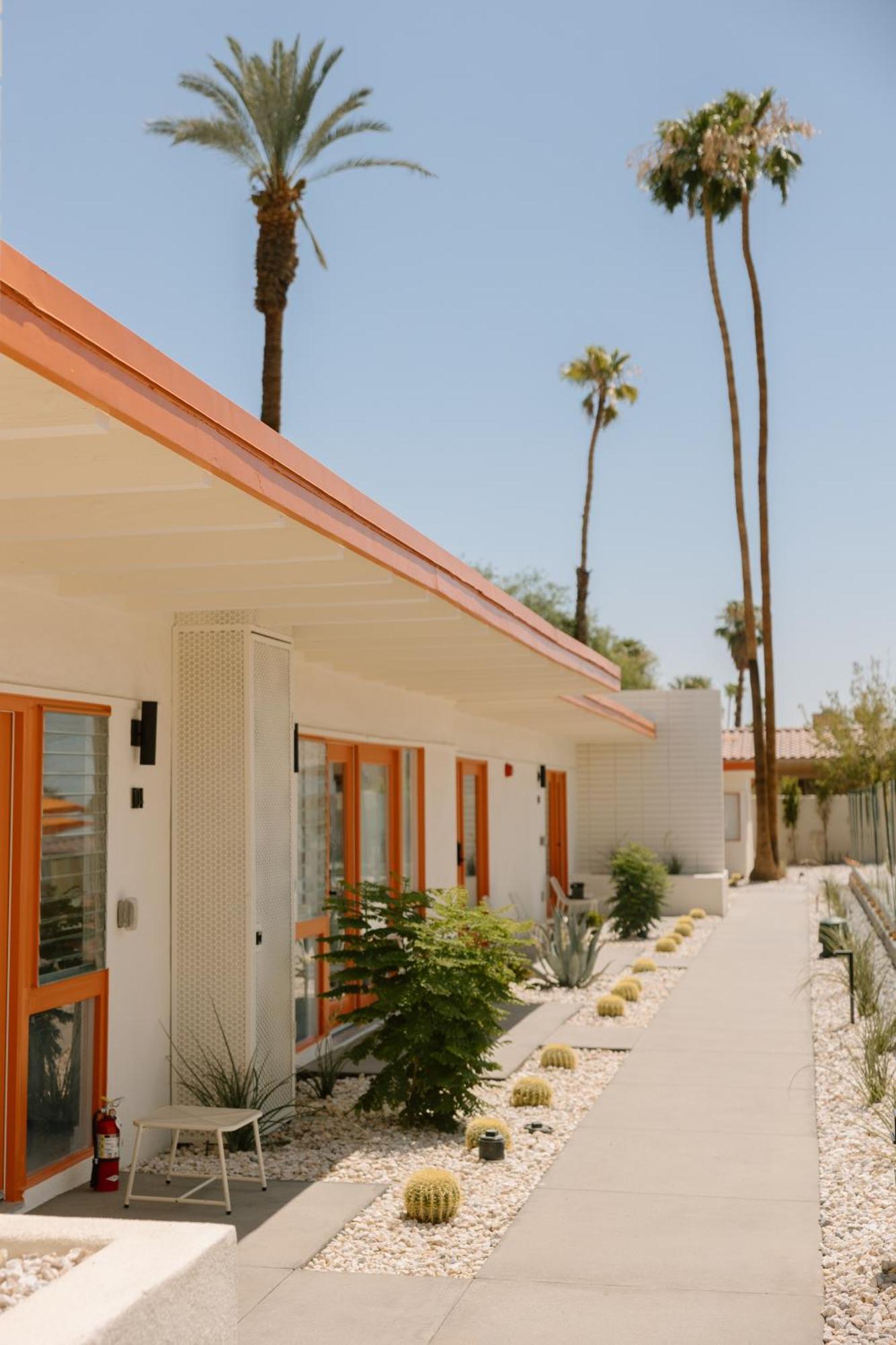 Mojave - Adults Only 2*