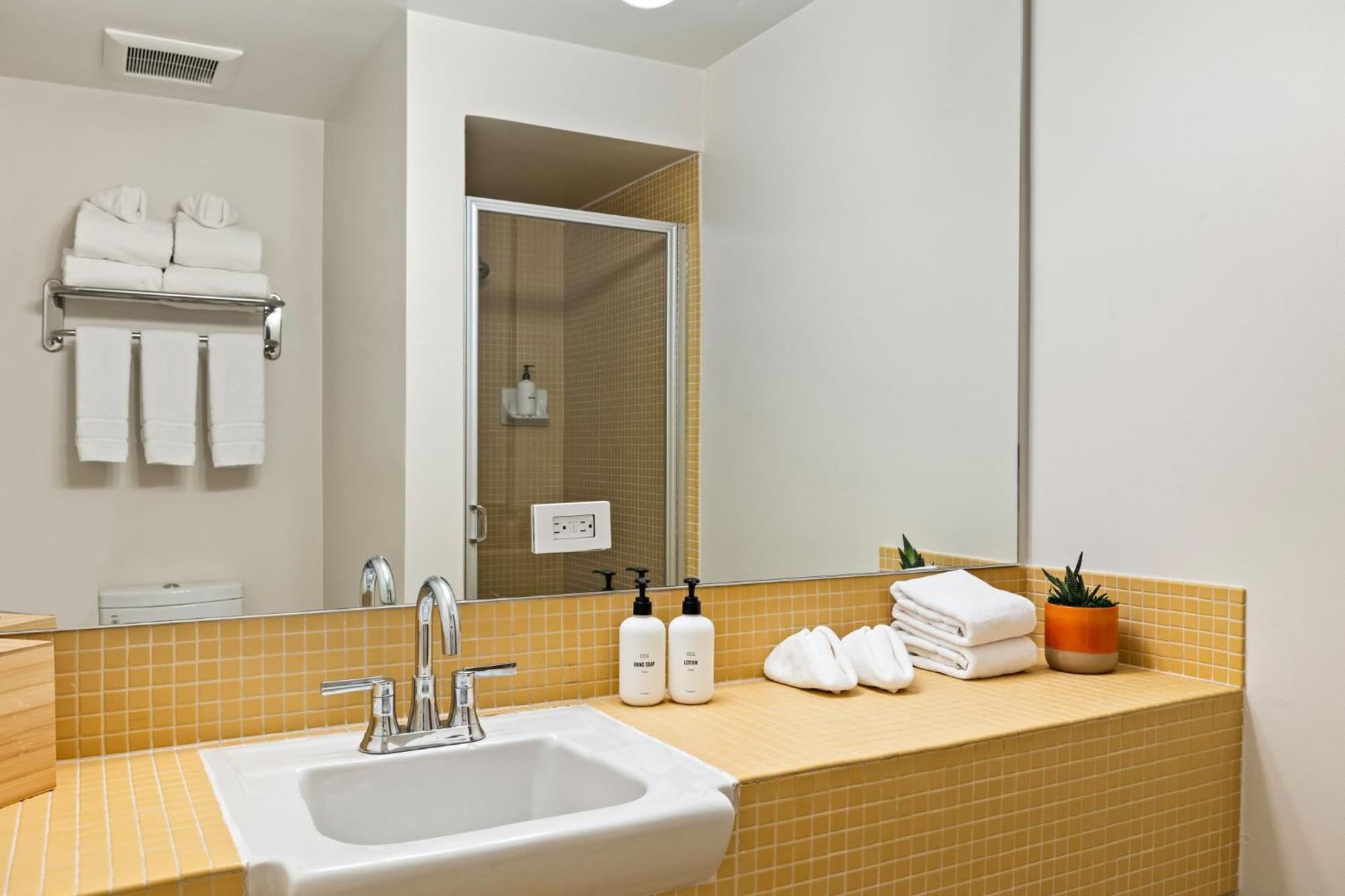 Mojave - Adults Only Hotel 2*