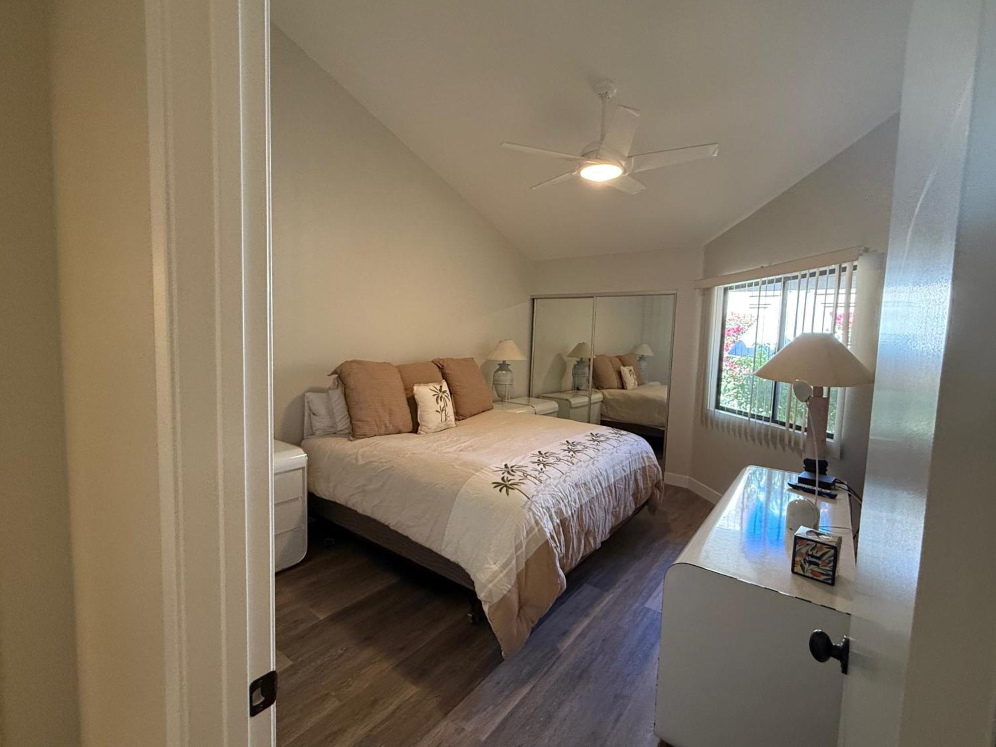 Palm Valley Country Club, Pickleball, Tennis, Gym, Clubhouse, Swimming Pools, Lux, Spac 2 Bdrms Den 2 Ba * Palm Desert