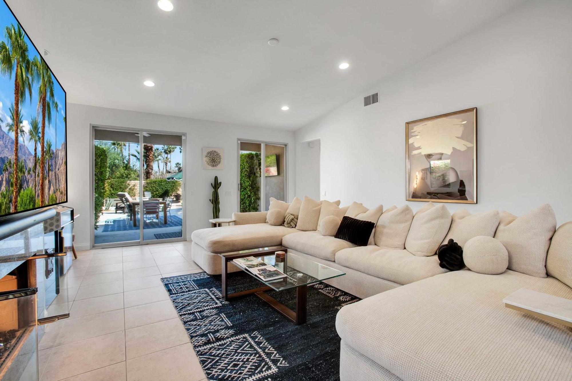 El Paseo Paradise 3br Desert Oasis With Pool &