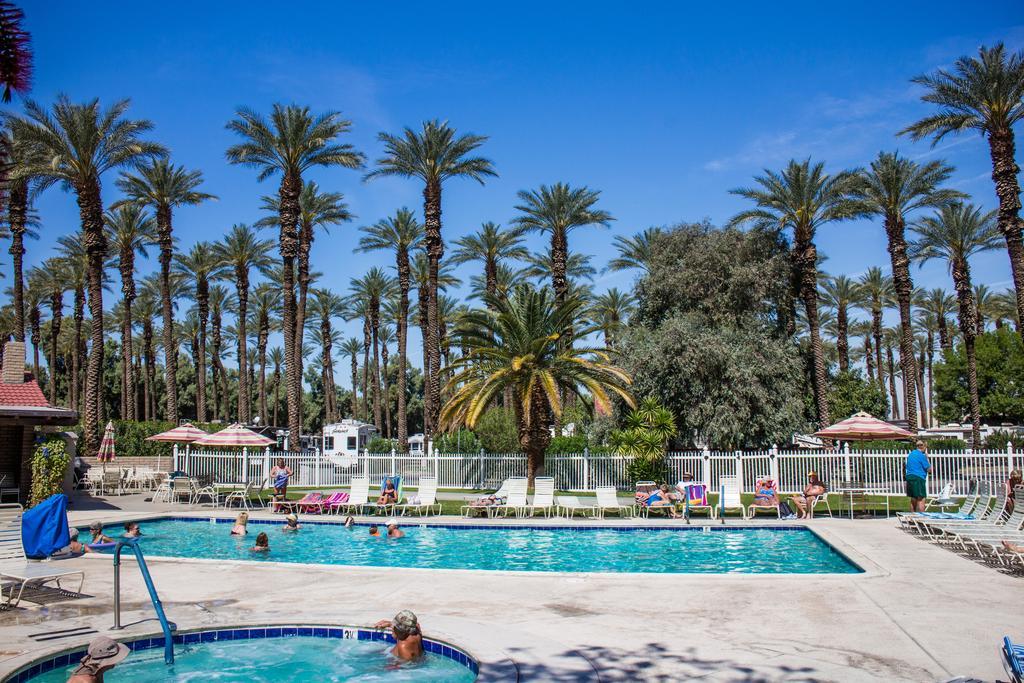 Palm Springs 3 *