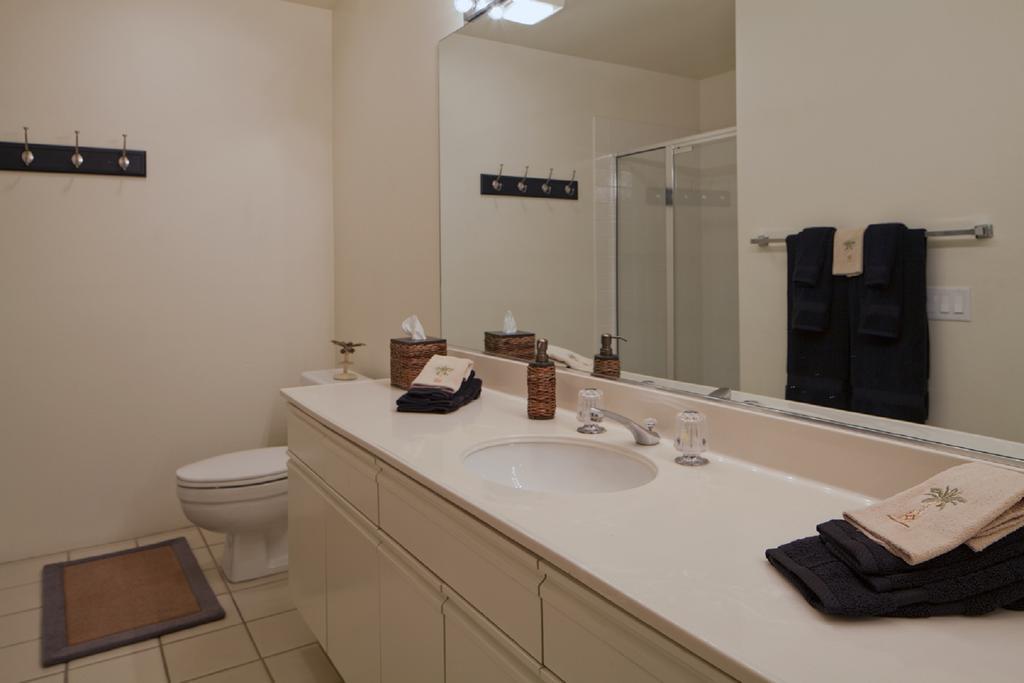 Palm Valley Country Club, Pickleball, Tennis, Gym, Clubhouse, Swimming Pools, Lux, Spac 2 Bdrms Den 2 Ba Holiday home Palm Desert