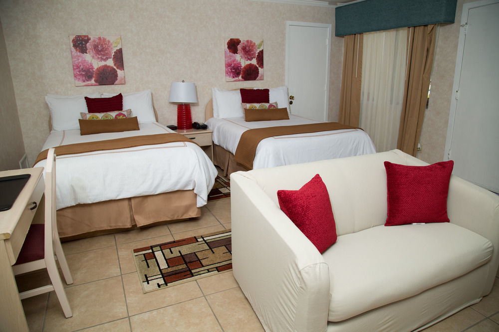The At Deep Canyon Palm Desert