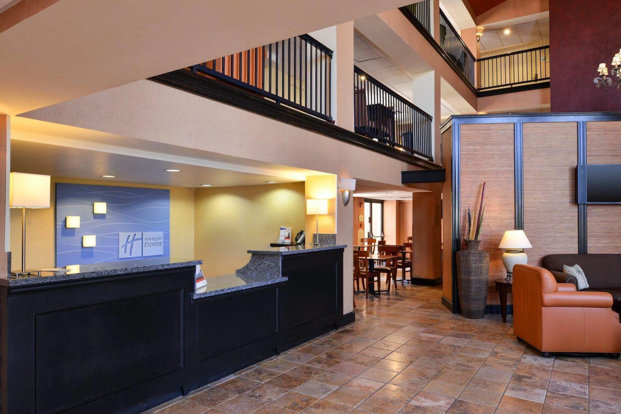 Express By Ihg Palm Desert
