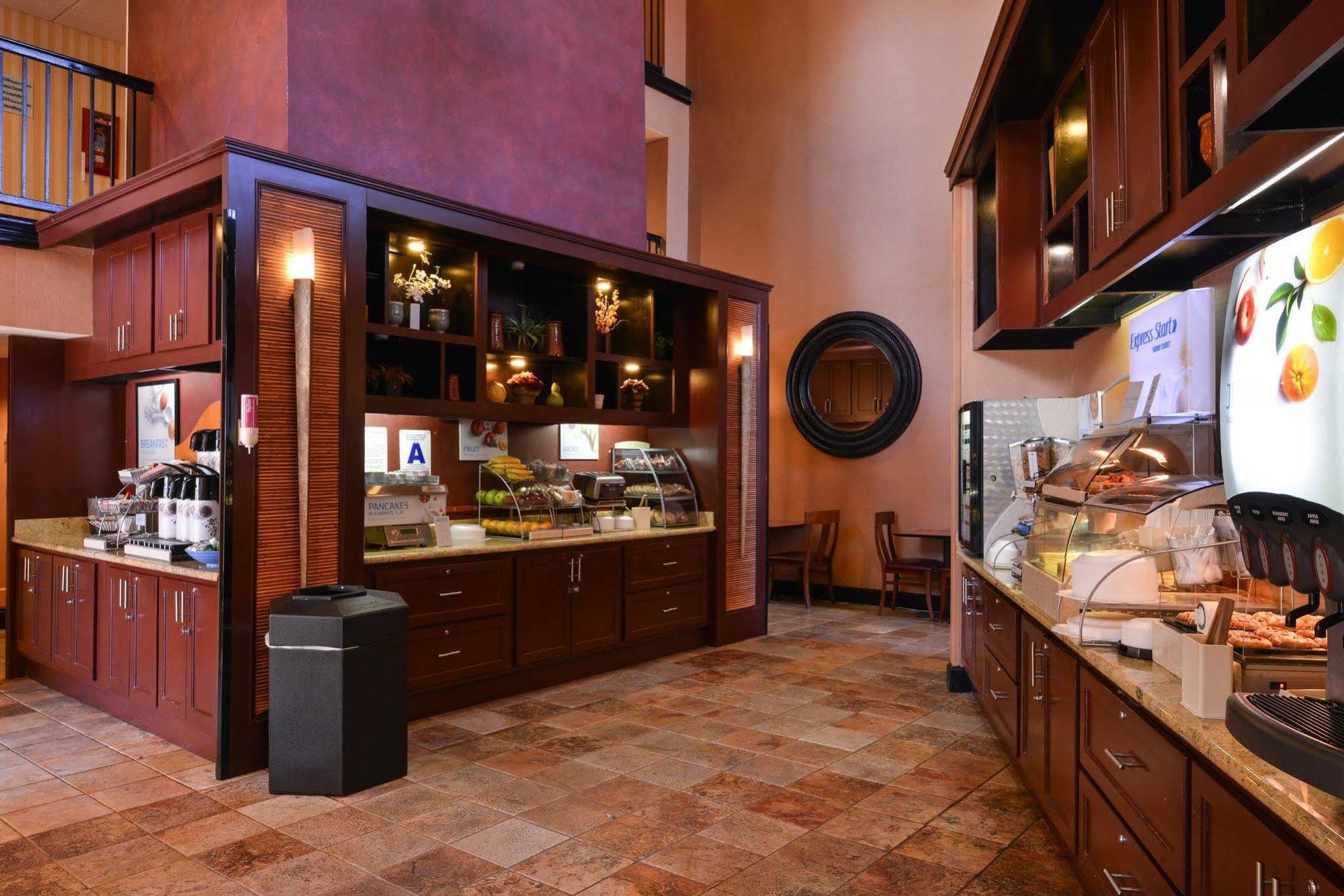 Express By Ihg Palm Desert