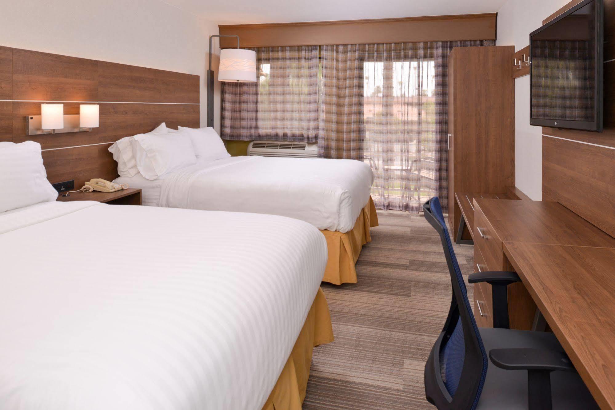 Express By Ihg Resort 2*