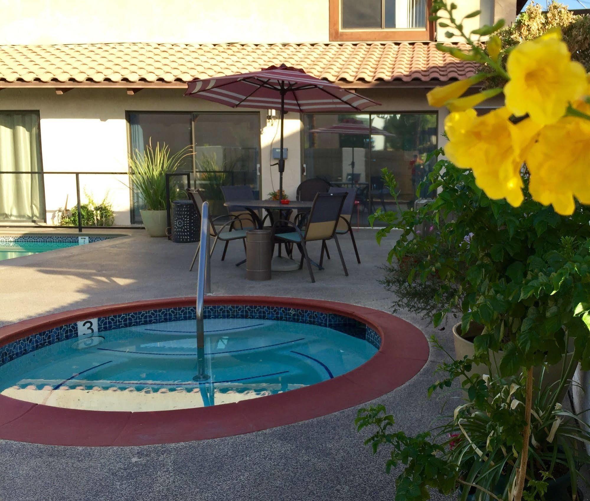 Palms Hotel