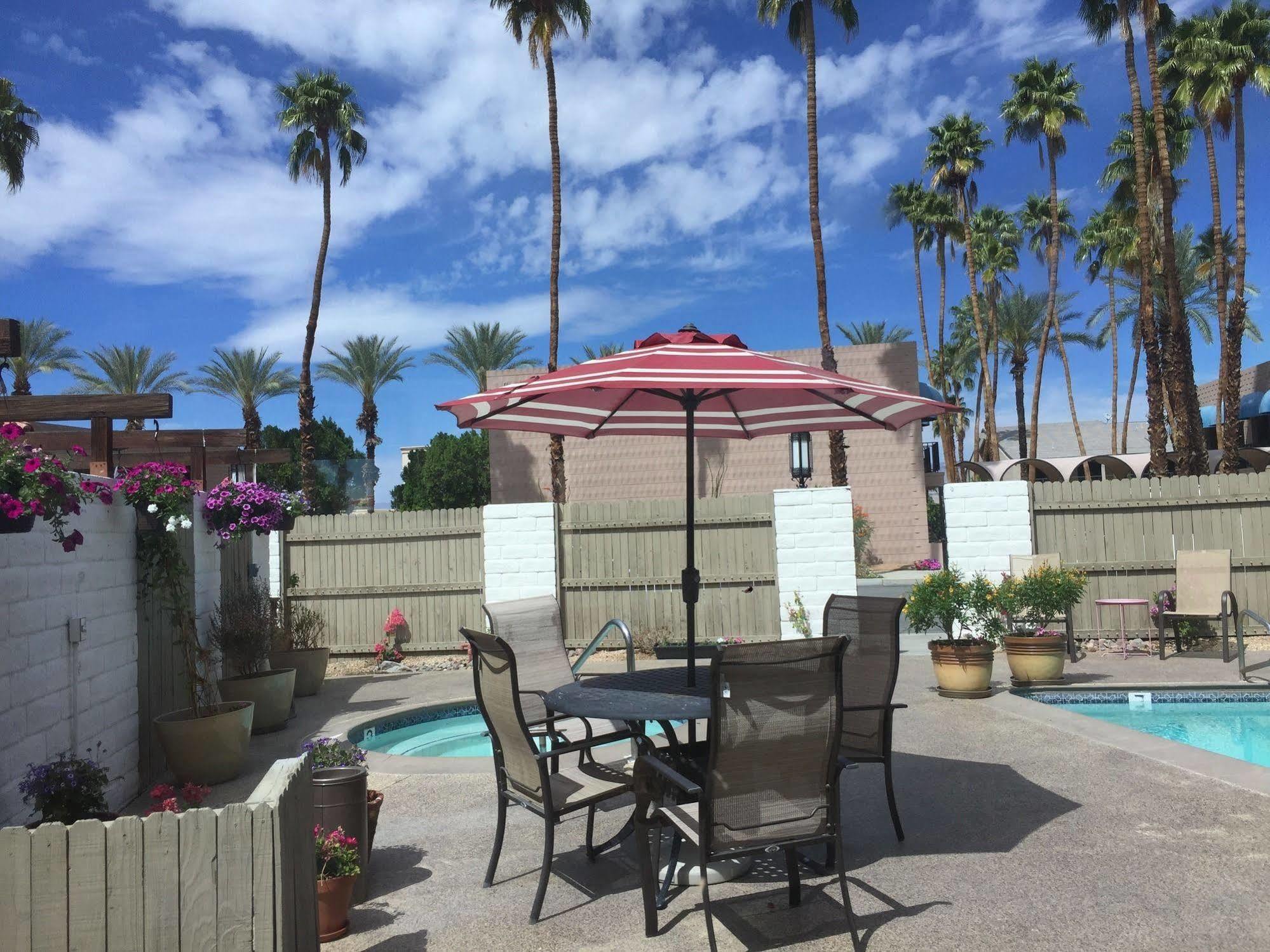 Hotel Palms Palm Desert