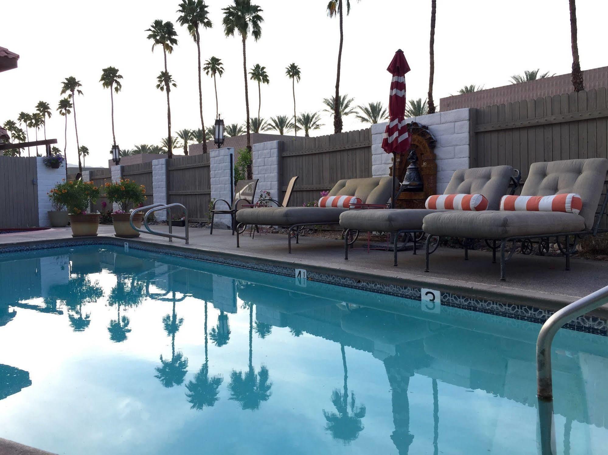Palms Hotel
